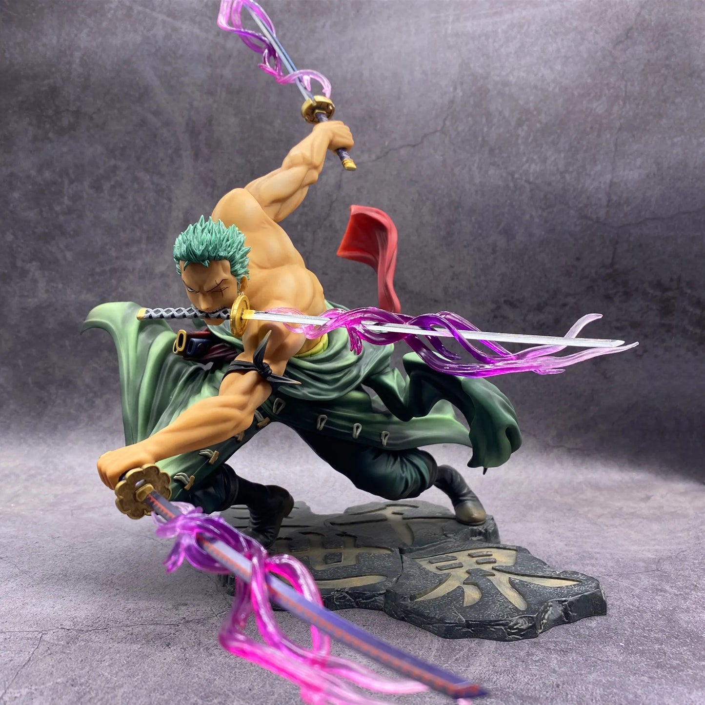 Figurina Rononoa Zoro - One Piece